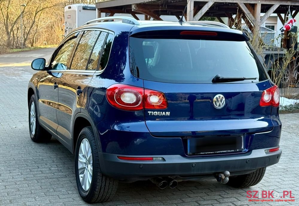 2010' Volkswagen Tiguan photo #6