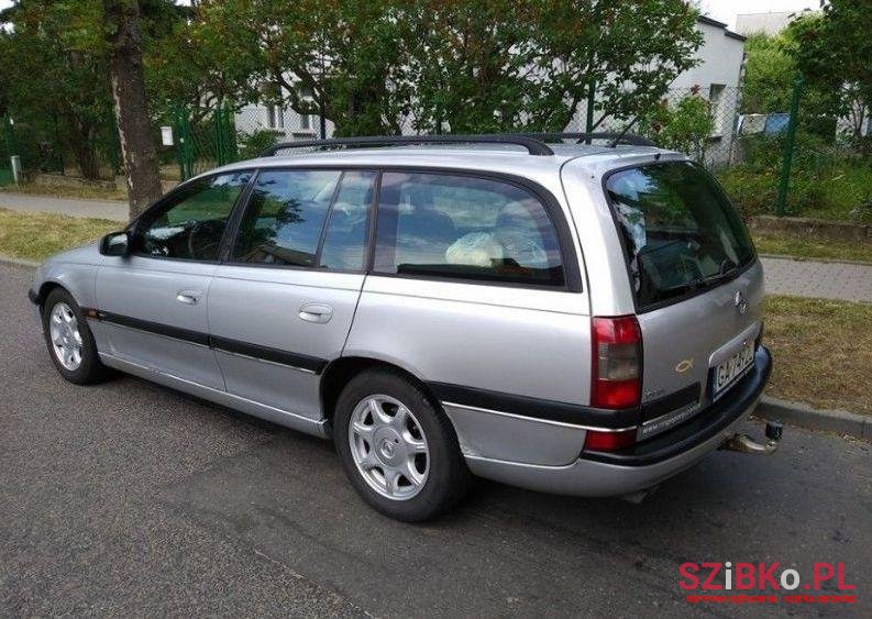 2003' Opel Omega photo #1