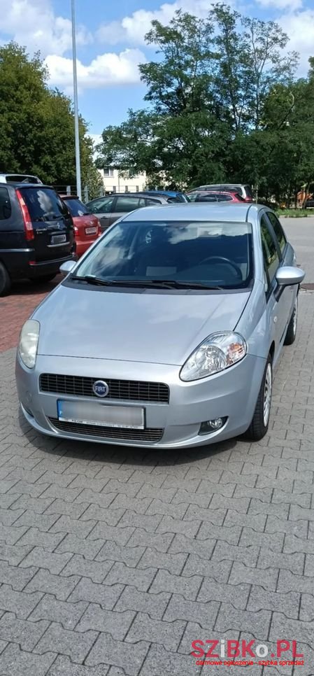 2009' Fiat Punto 1.2 8V Classic photo #1