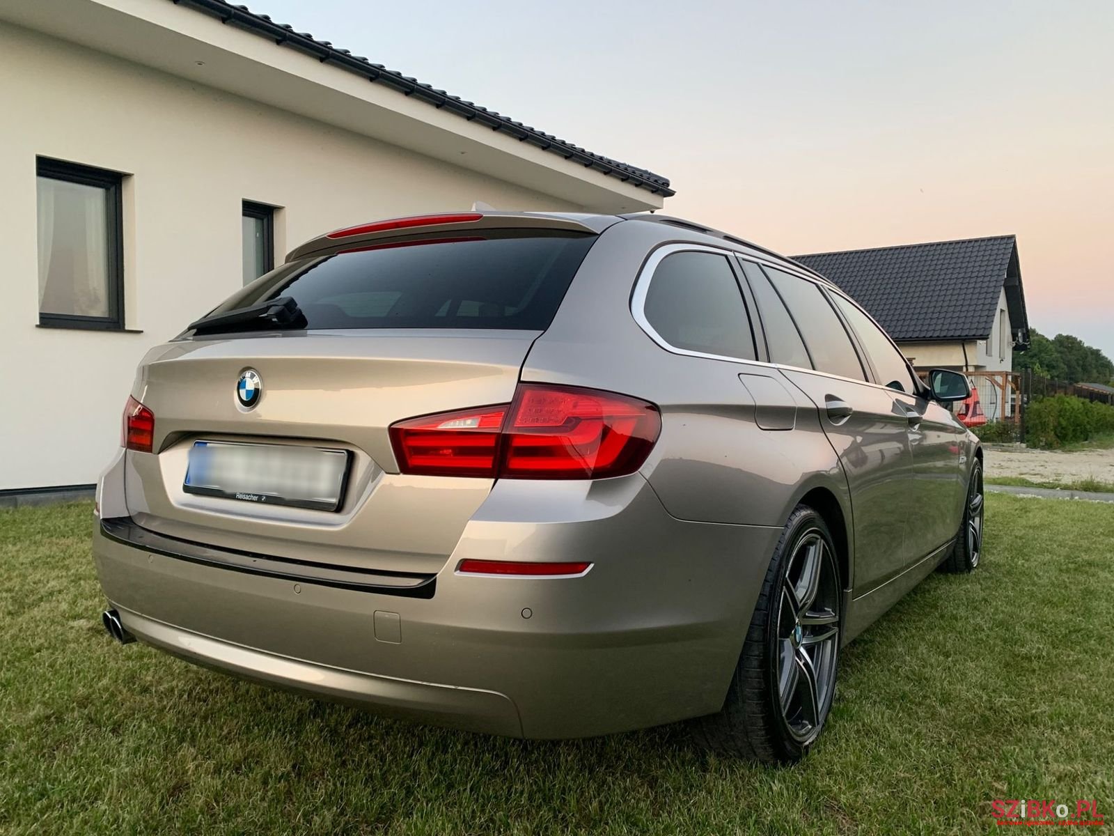 2012' BMW 5 Series photo #6