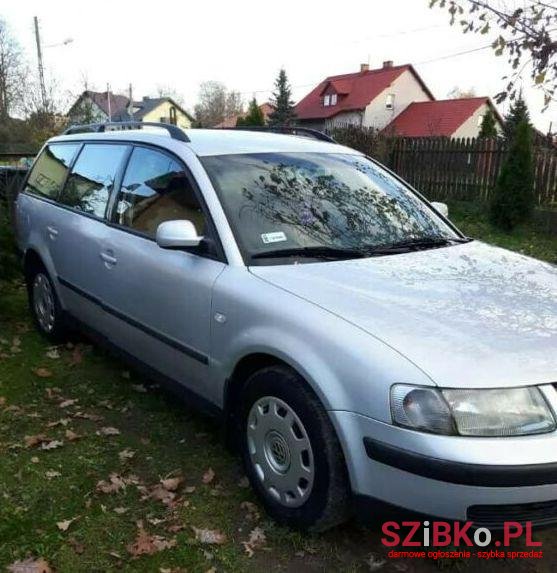 2000' Volkswagen Passat photo #1