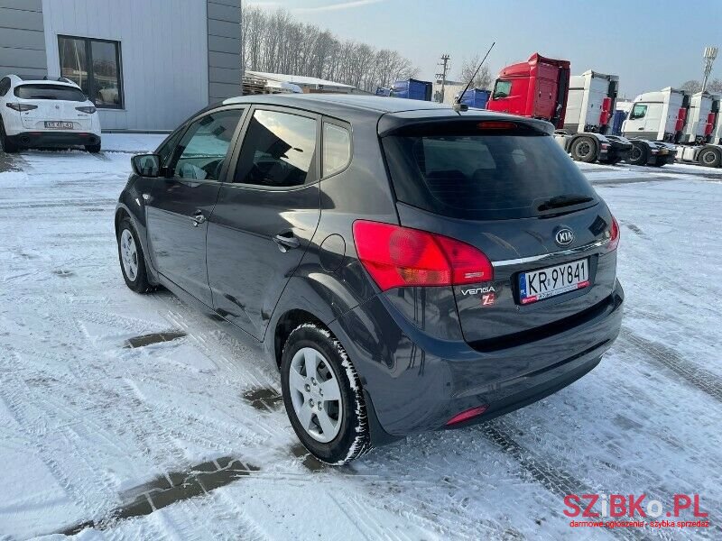 2017' Kia Venga photo #5