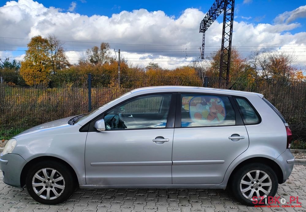 2009' Volkswagen Polo photo #5