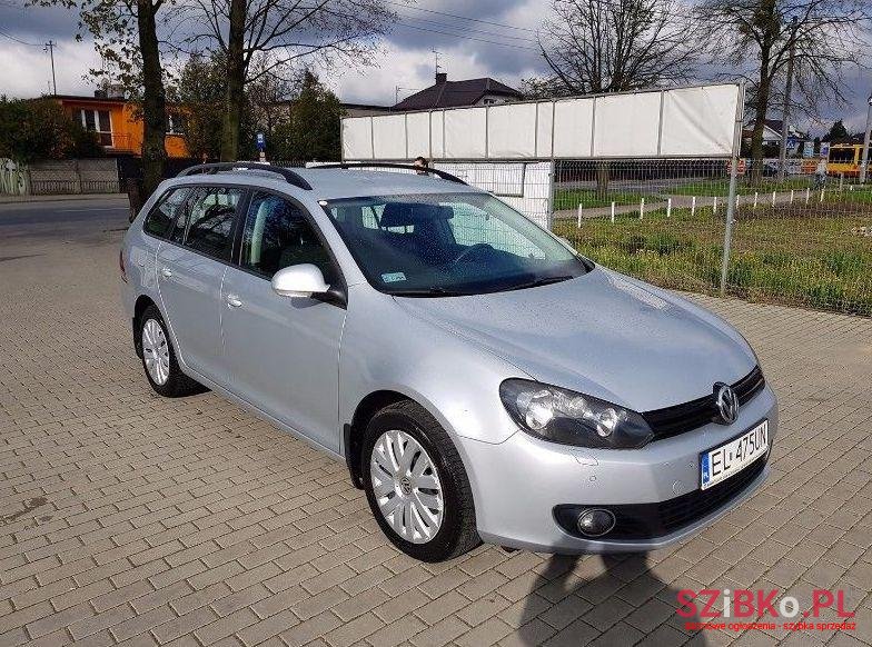 2011' Volkswagen Golf photo #3