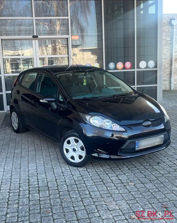 2010' Ford Fiesta photo #3