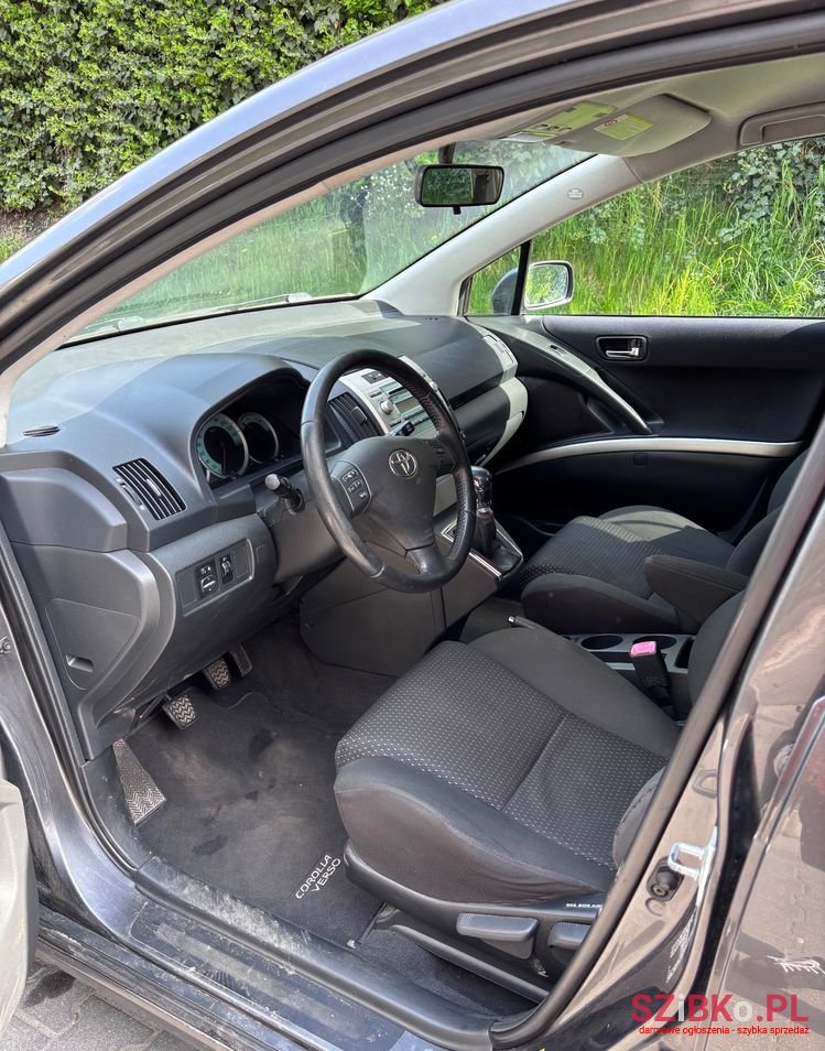 2009' Toyota Corolla Verso photo #5