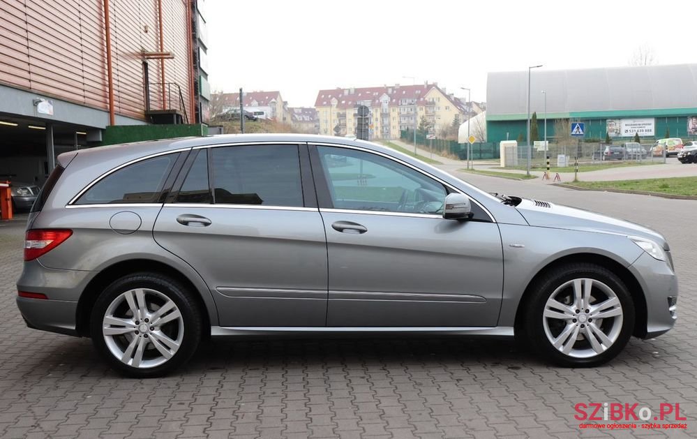 2010' Mercedes-Benz R-Class photo #6