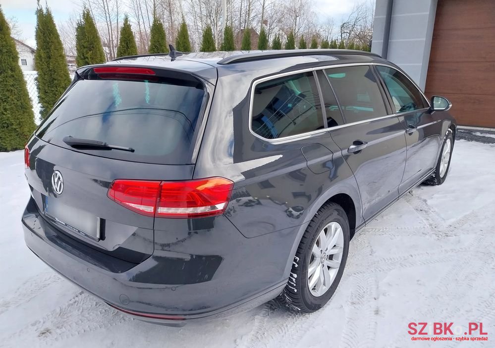 2015' Volkswagen Passat photo #5