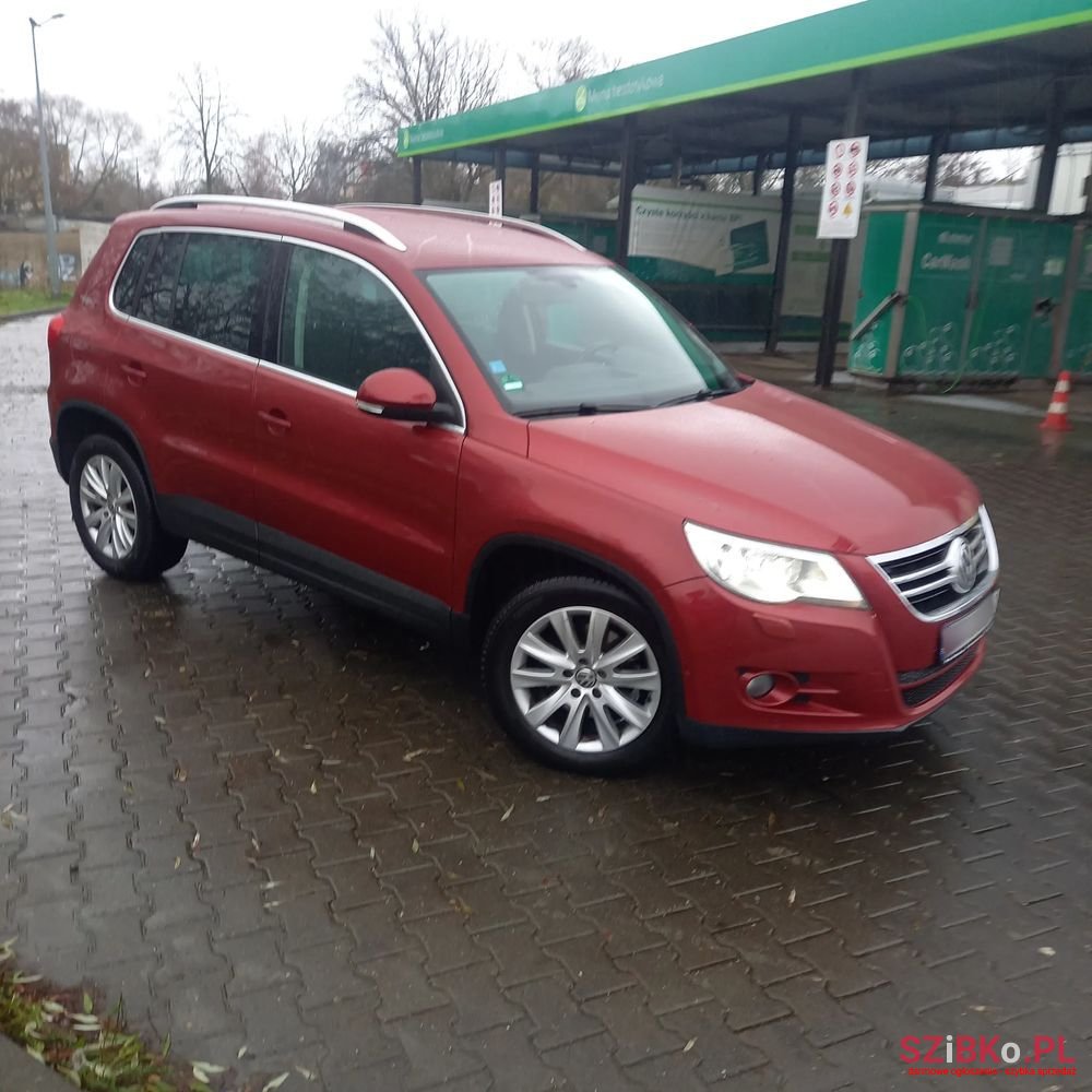 2010' Volkswagen Tiguan photo #1