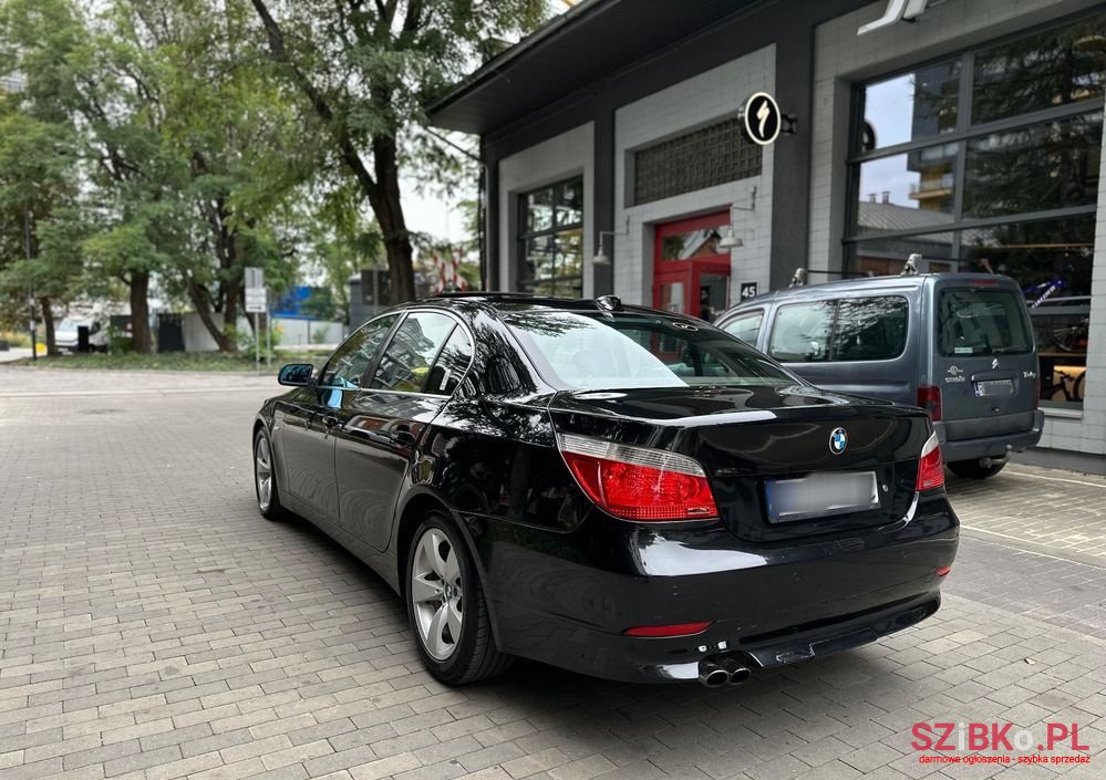 2003' BMW 5 Series 525I photo #3