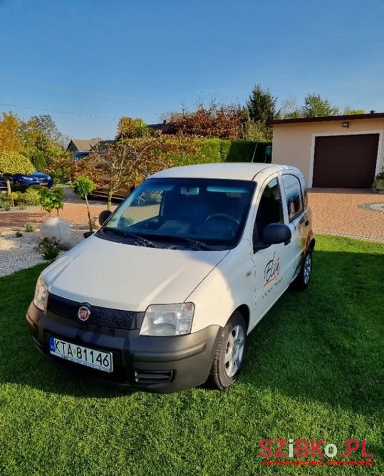 2011' Fiat Panda photo #2