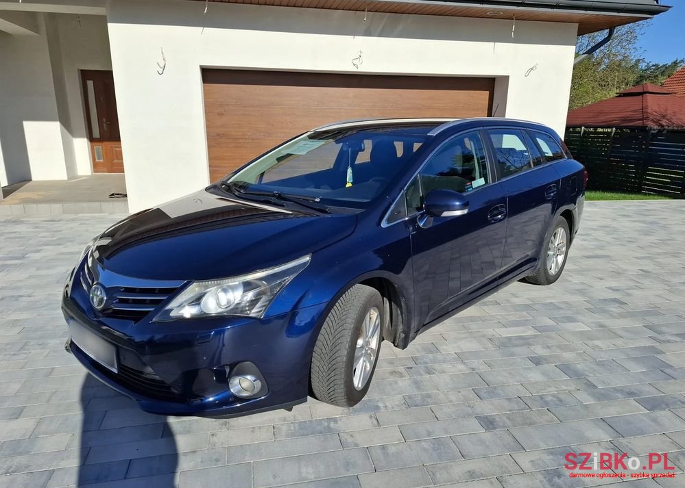 2012' Toyota Avensis 2.0 D-4D Sol photo #6
