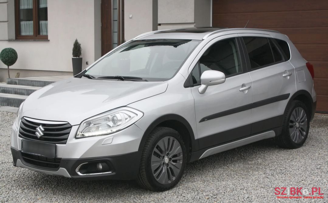 2014' Suzuki SX4 S-Cross photo #5