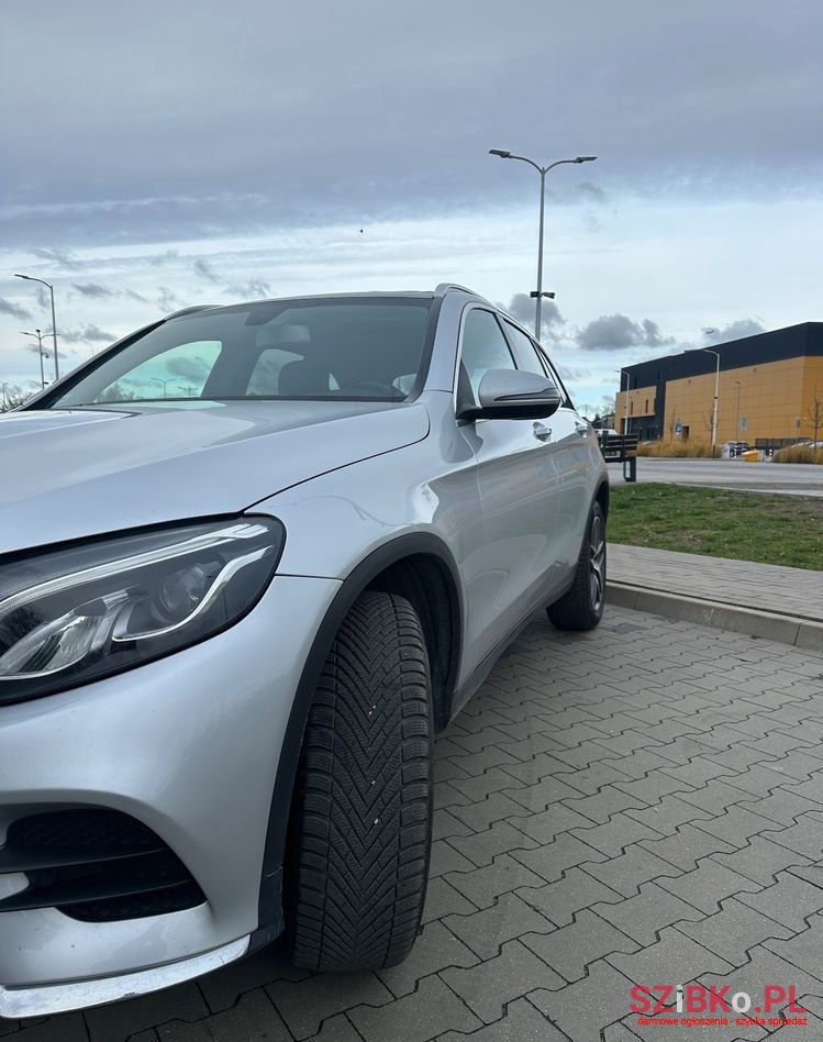 2016' Mercedes-Benz GLC photo #2