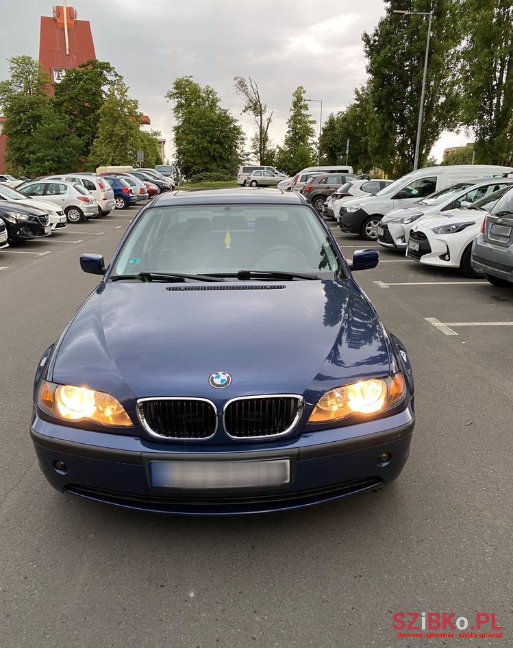 2004' BMW 3 Series 316I photo #1