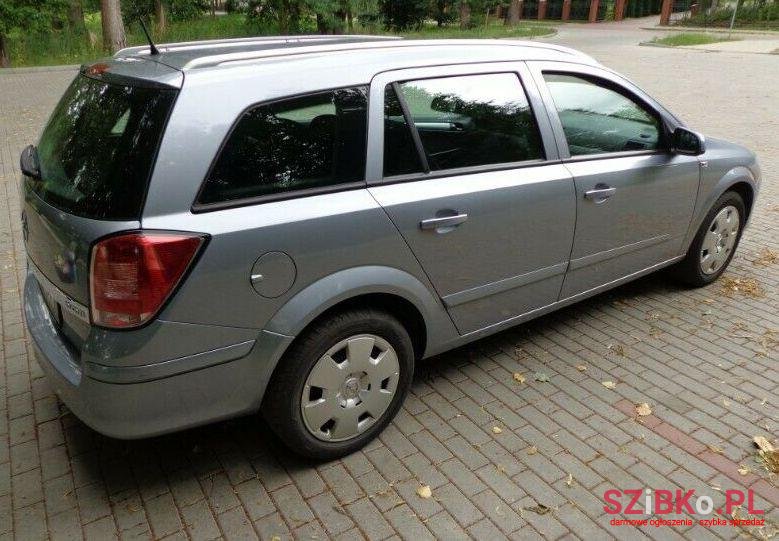 2006' Opel Astra photo #1