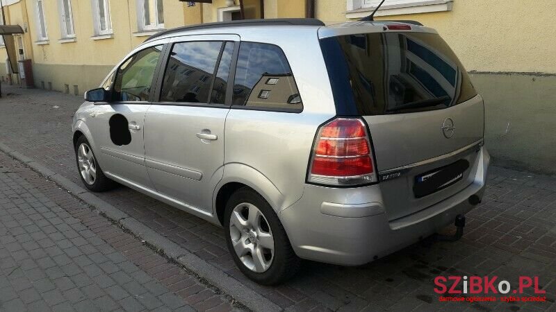 2005' Opel Zafira photo #4