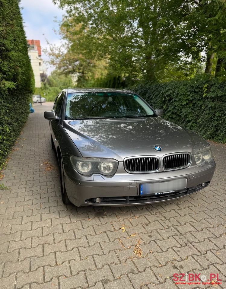 2002' BMW 7 Series 735I photo #6