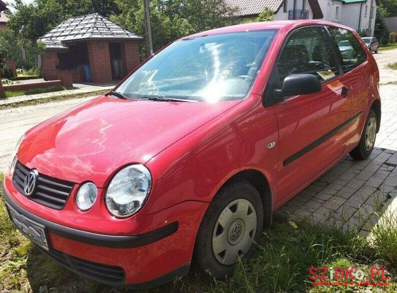 2002' Volkswagen Polo photo #1