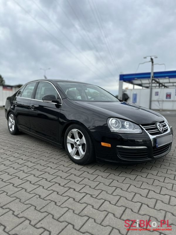 2005' Volkswagen Jetta photo #2