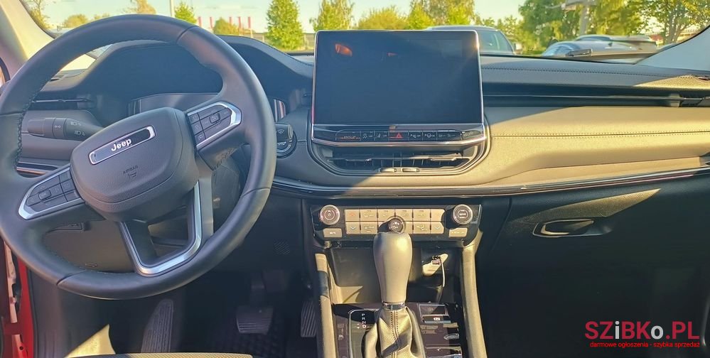 2024' Jeep Compass photo #5