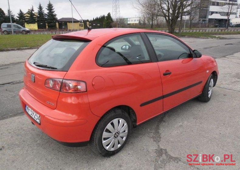 2002' SEAT Ibiza photo #2