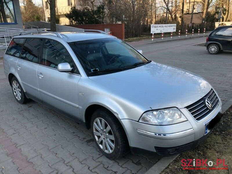 2001' Volkswagen Passat photo #1