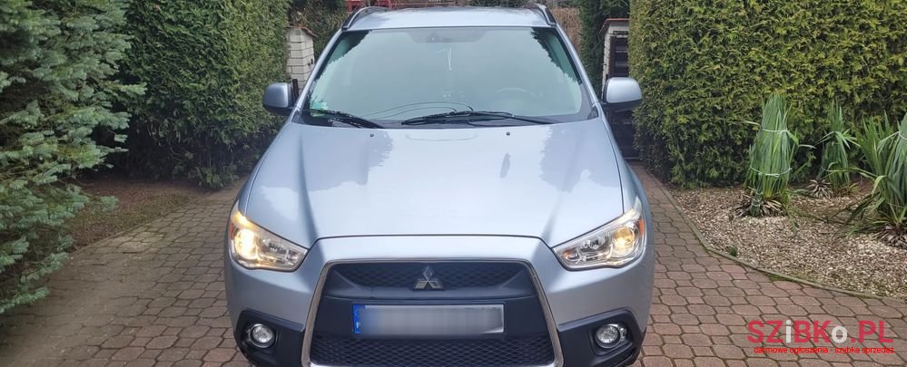 2011' Mitsubishi ASX photo #3