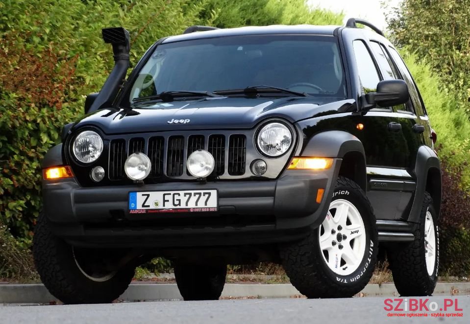 2006' Jeep Cherokee photo #1