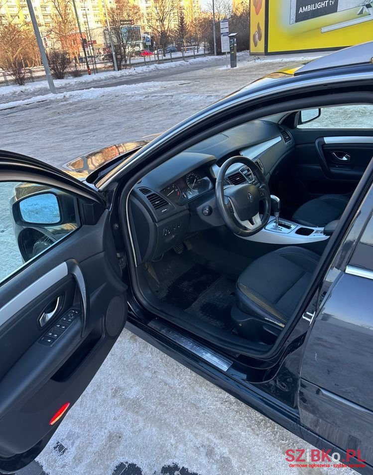 2010' Renault Laguna photo #6