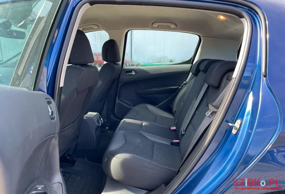 2008' Peugeot 308 photo #5