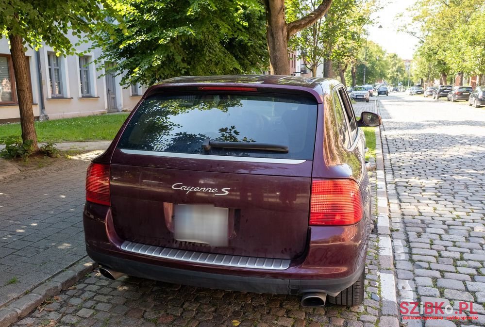 2005' Porsche Cayenne photo #6