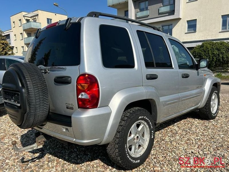 2004' Jeep Cherokee photo #4