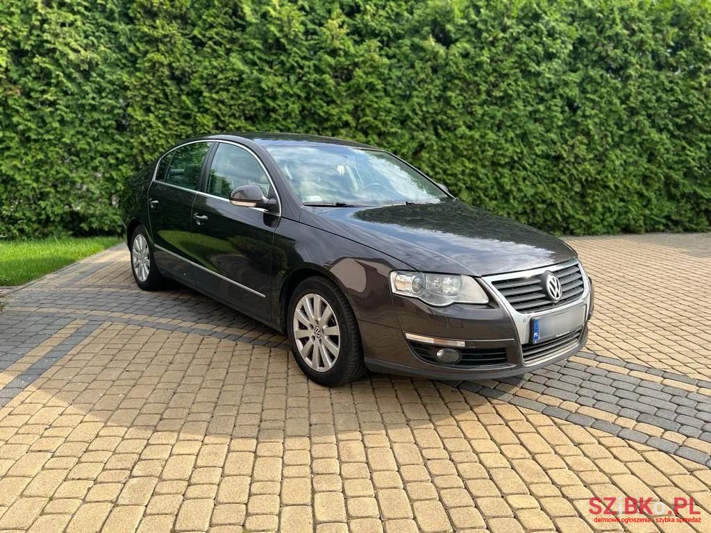 2009' Volkswagen Passat photo #1