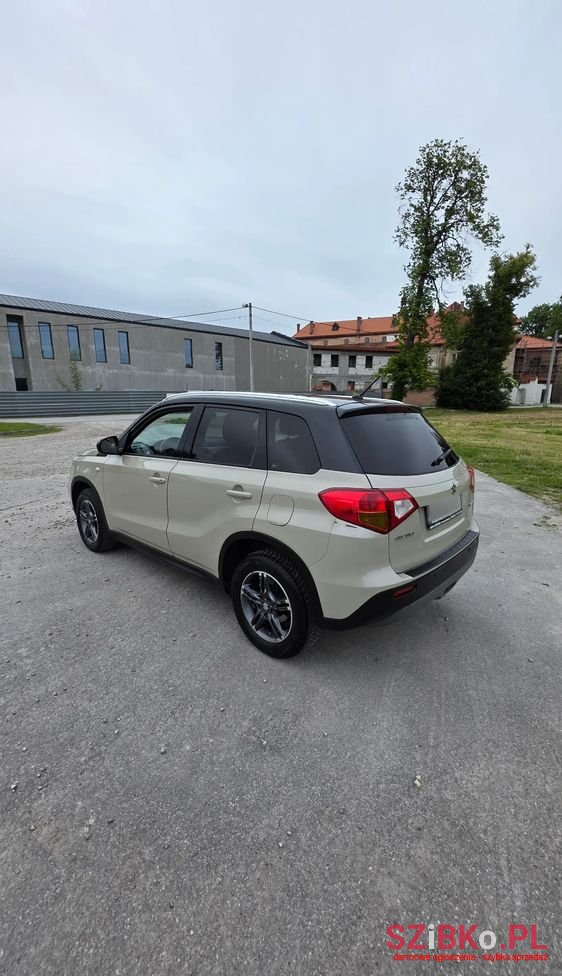 2015' Suzuki Vitara photo #2