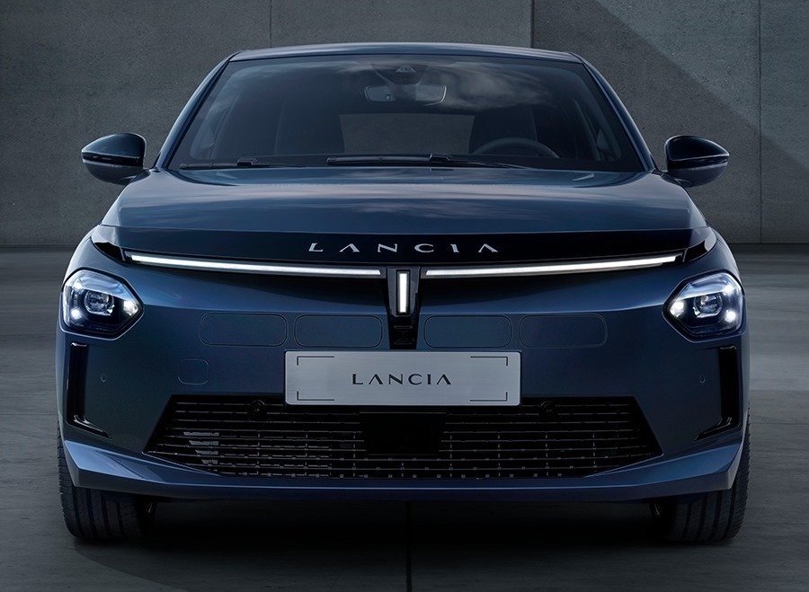 Lancia Ypsilon revealed as brand's first electric car