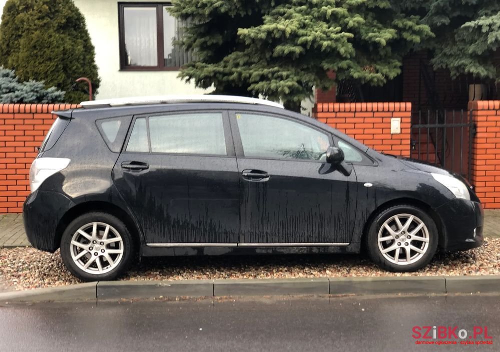 2009' Toyota Verso photo #5