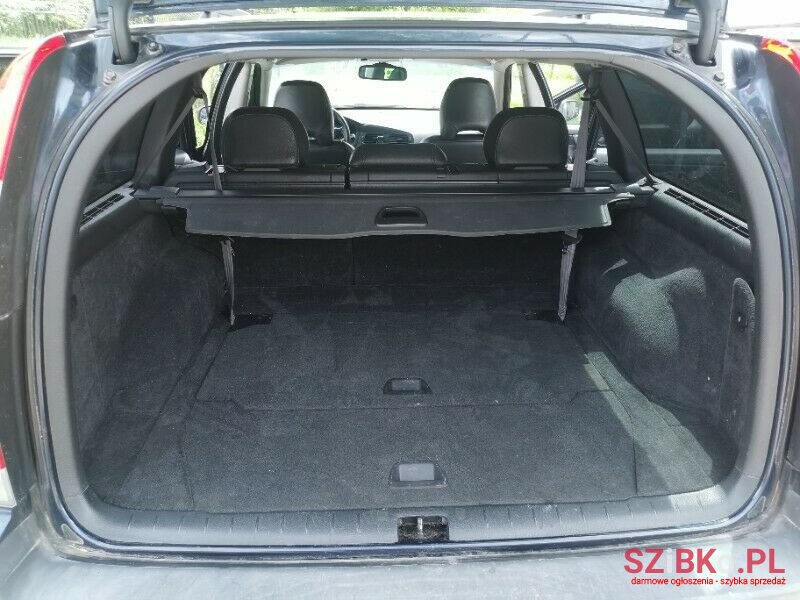 2003' Volvo V70 photo #3
