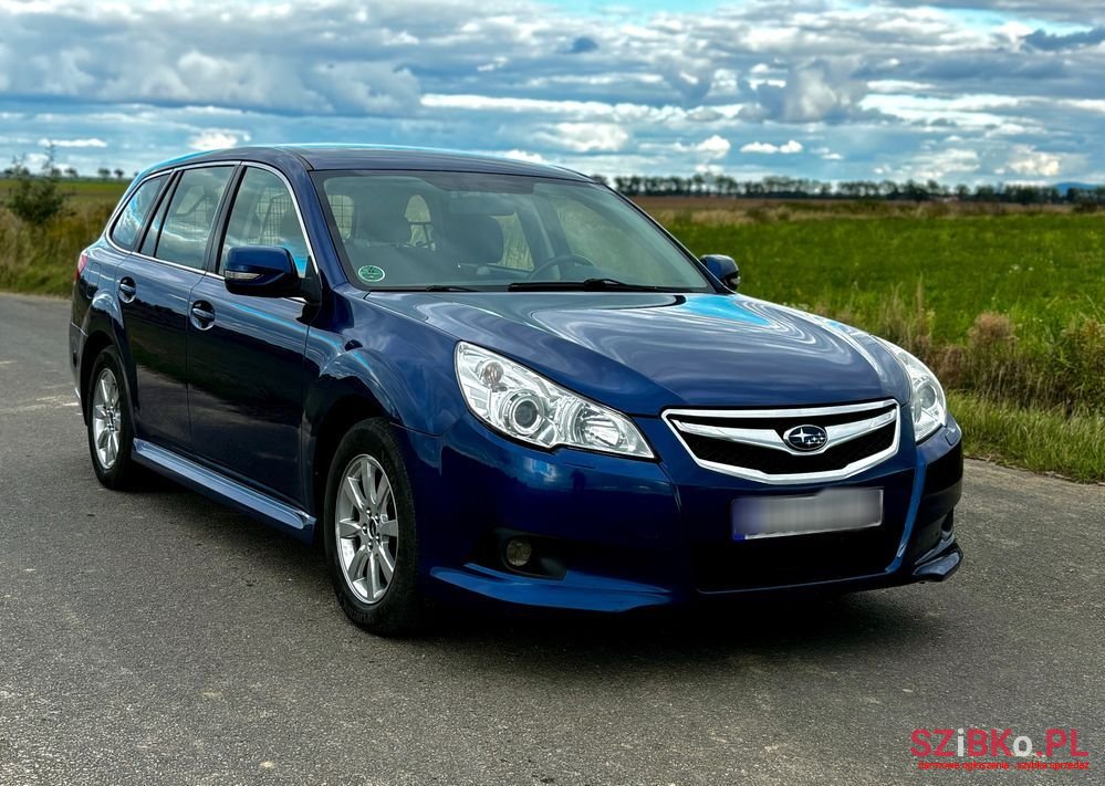 2011' Subaru Legacy photo #5