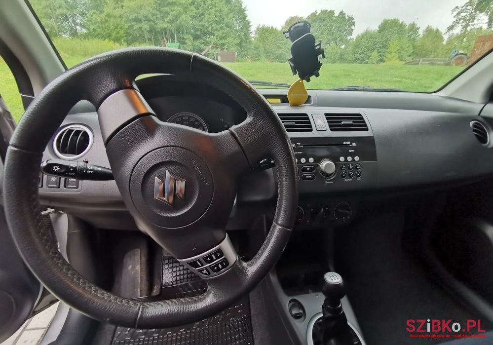 2008' Suzuki Swift 1.3 Club photo #2