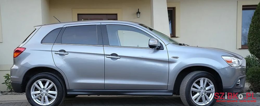 2011' Mitsubishi ASX photo #5