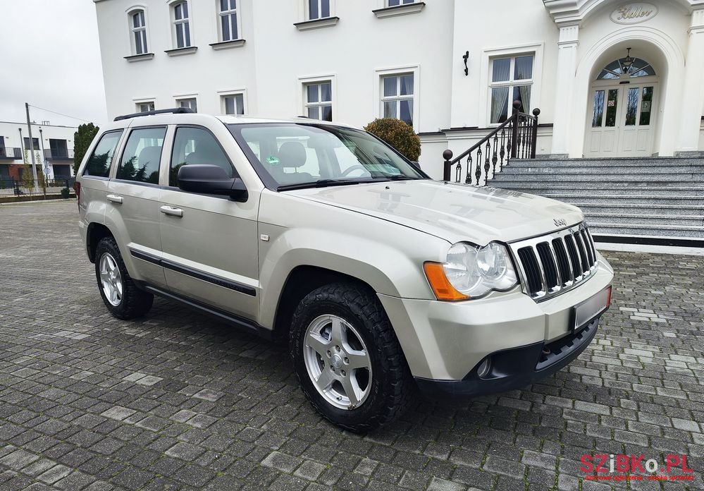 2009' Jeep Grand Cherokee photo #3
