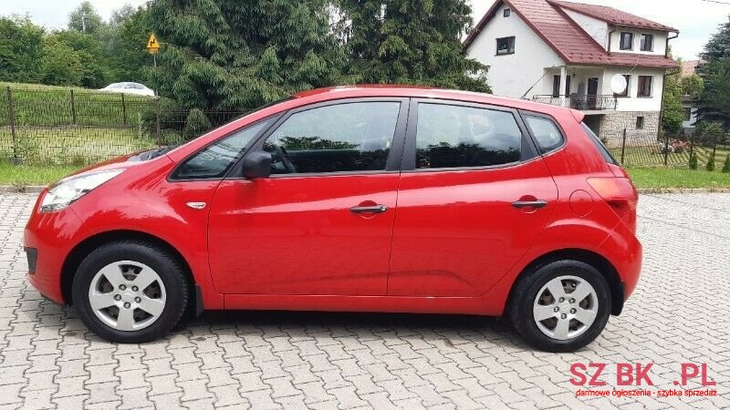 2011' Kia Venga photo #5