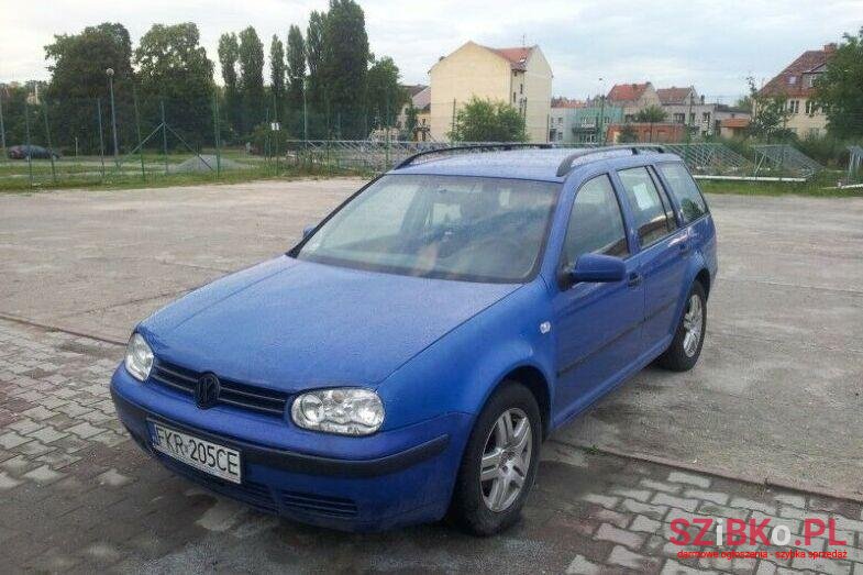 2001' Volkswagen Golf photo #1