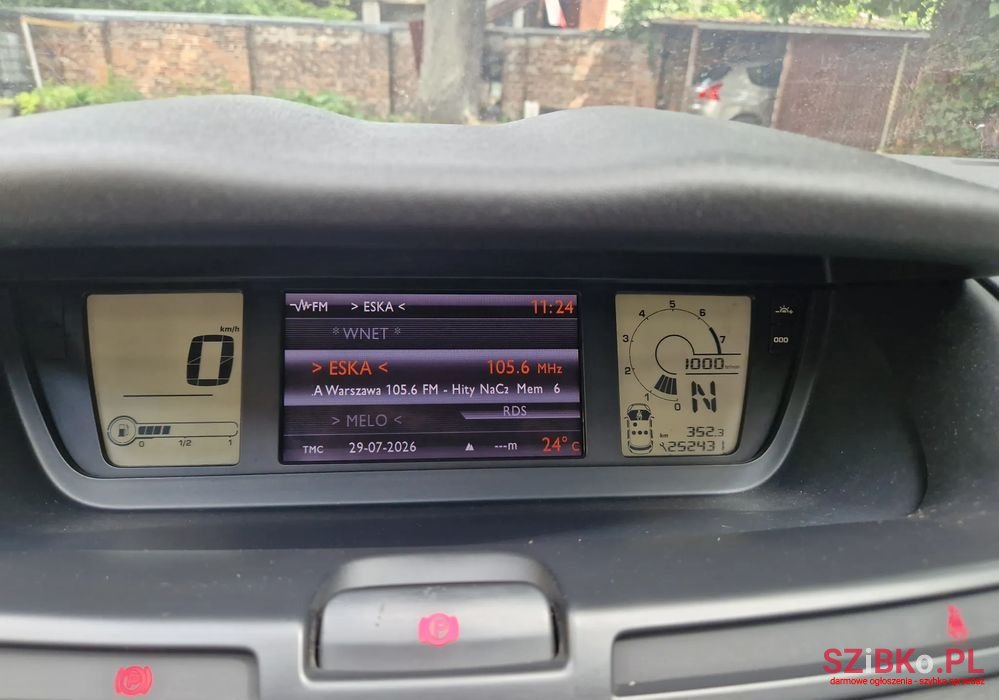 2010' Citroen C4 photo #5