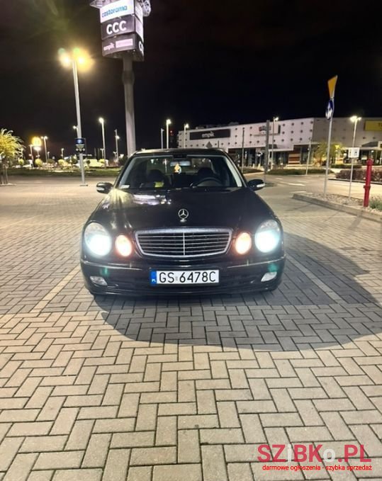 2003' Mercedes-Benz Klasa E photo #1