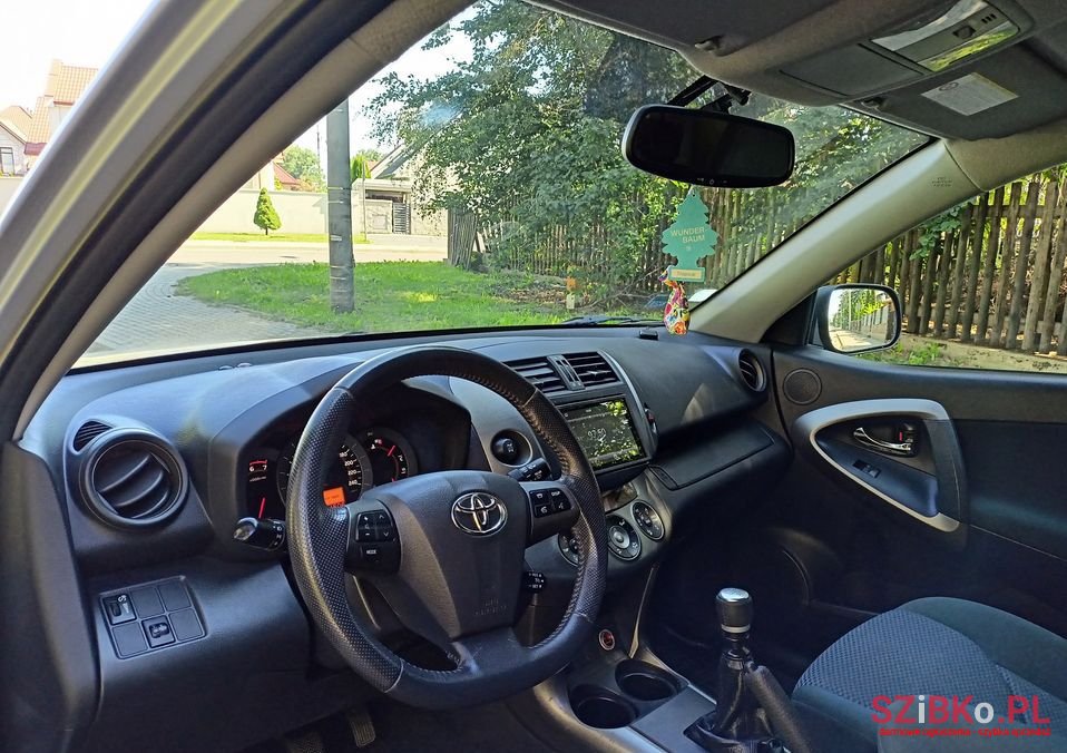 2011' Toyota RAV4 photo #5