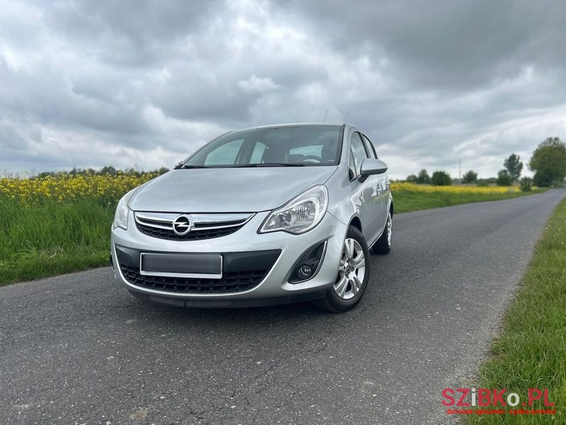 2011' Opel Corsa 1.2 16V Cosmo photo #2