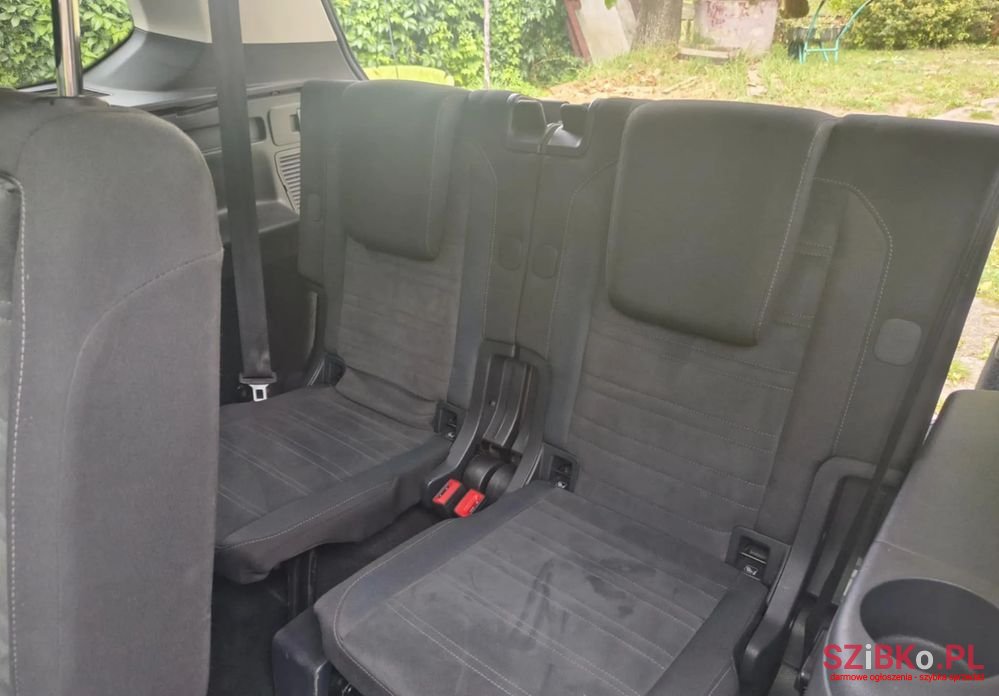 2017' Volkswagen Touran photo #6