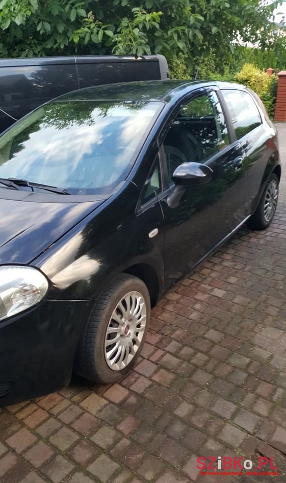 2009' Fiat Punto photo #4